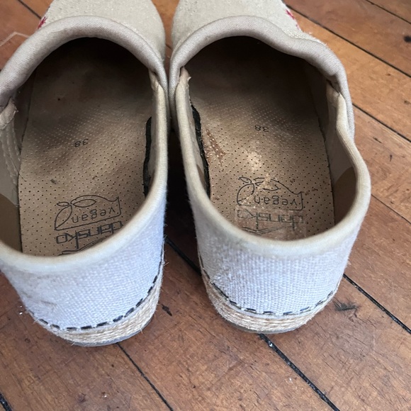 Dansko Burlap, embroidered vegan clog shoes - Picture 5 of 5